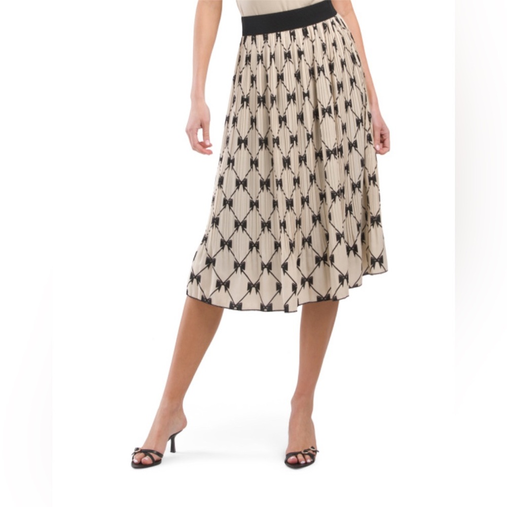 Bubble Crepe Bow Skirt